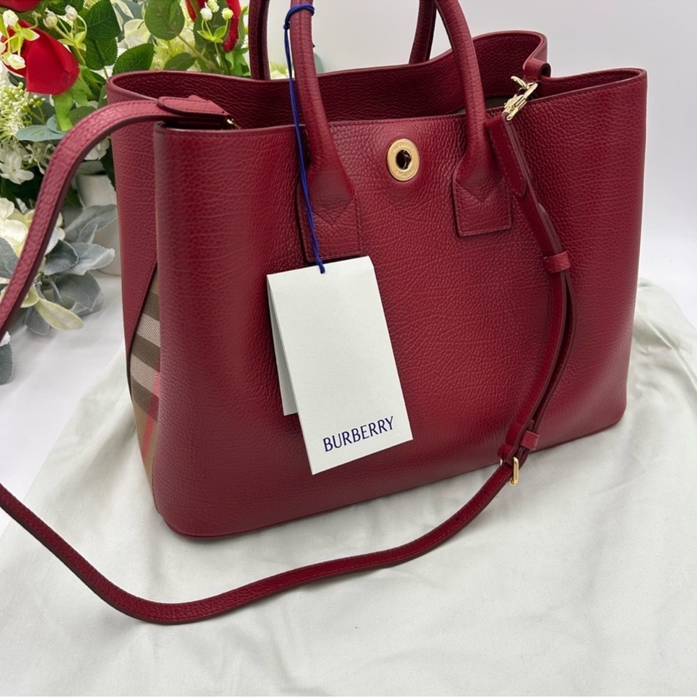 Women’s Burberry banner pebble grain leather tote/shoulder bag Classic check NWT - Picture 2 of 15